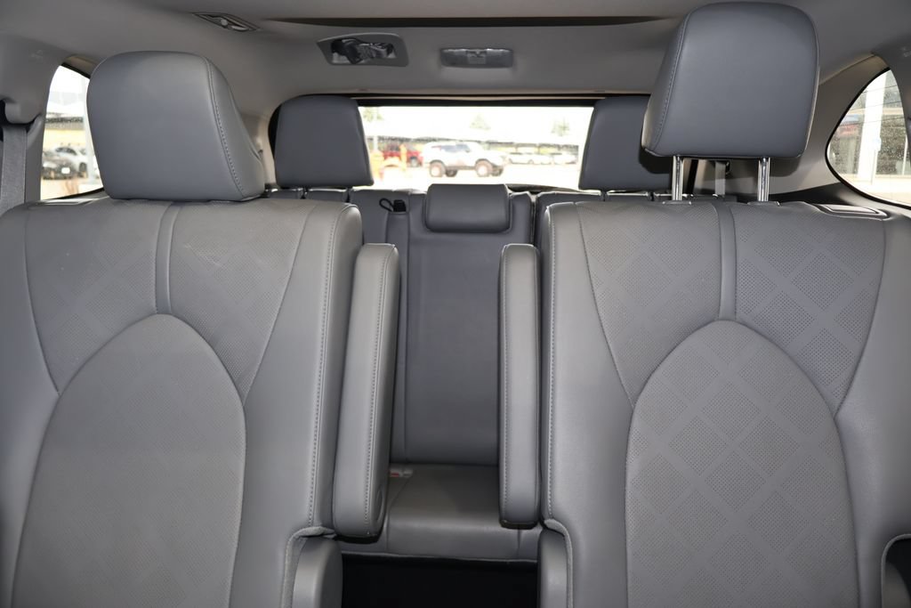 Used 2024 Toyota Highlander Platinum AWD/4WD image 55