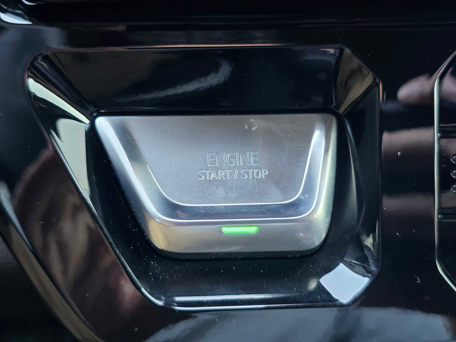 Used 2025 GMC Sierra 1500 AT4X image 34