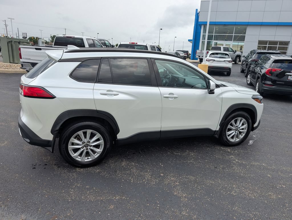 Used 2022 Toyota Corolla Cross LE AWD/4WD image 8