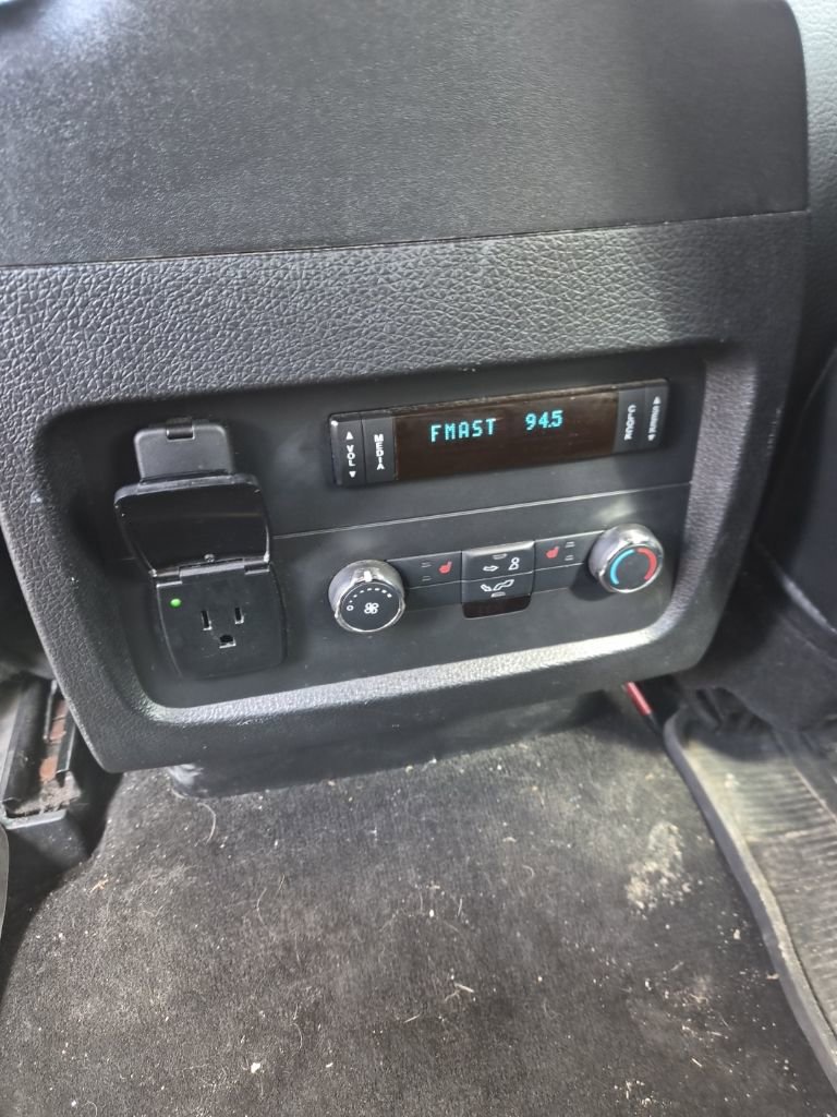 Used 2017 Ford Expedition XLT w/ Equipment Group 202A AWD/4WD image 11