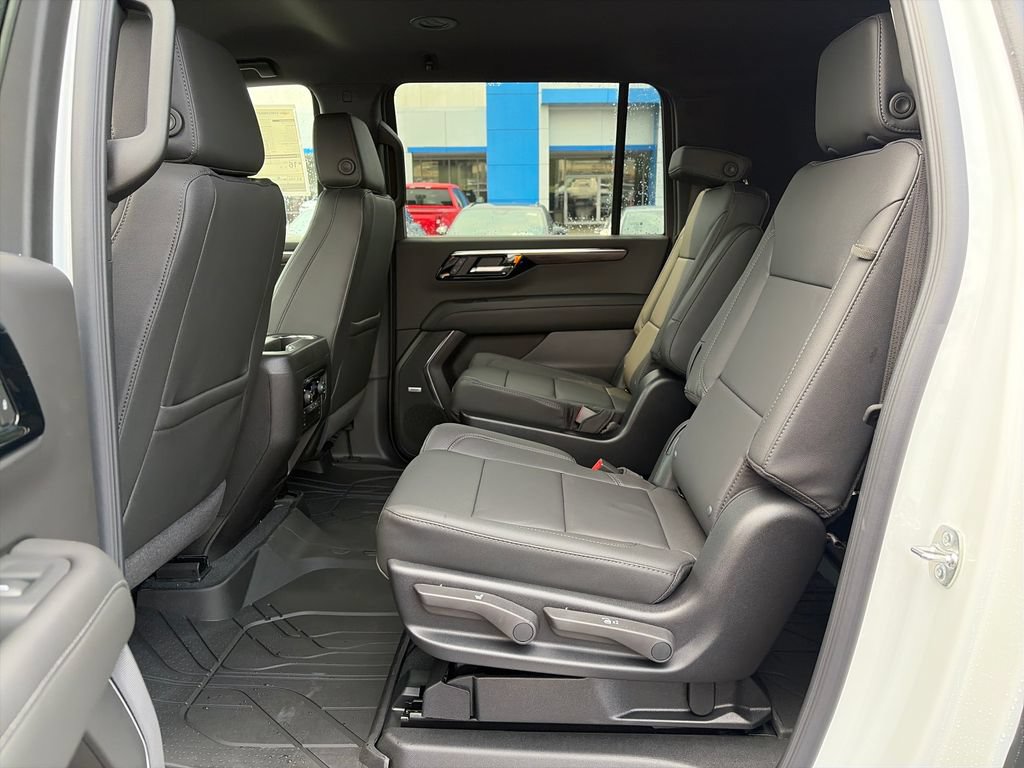 New 2026 Chevrolet Suburban LT w/ Comfort Package AWD/4WD image 28