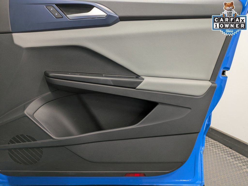 Used 2023 Volkswagen Taos SE w/ Panoramic Sunroof Package image 29