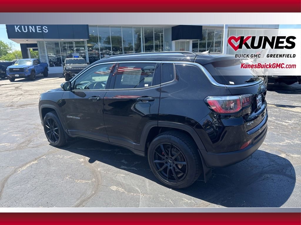Used 2018 Jeep Compass Limited w/ Navigation Group AWD/4WD image 13