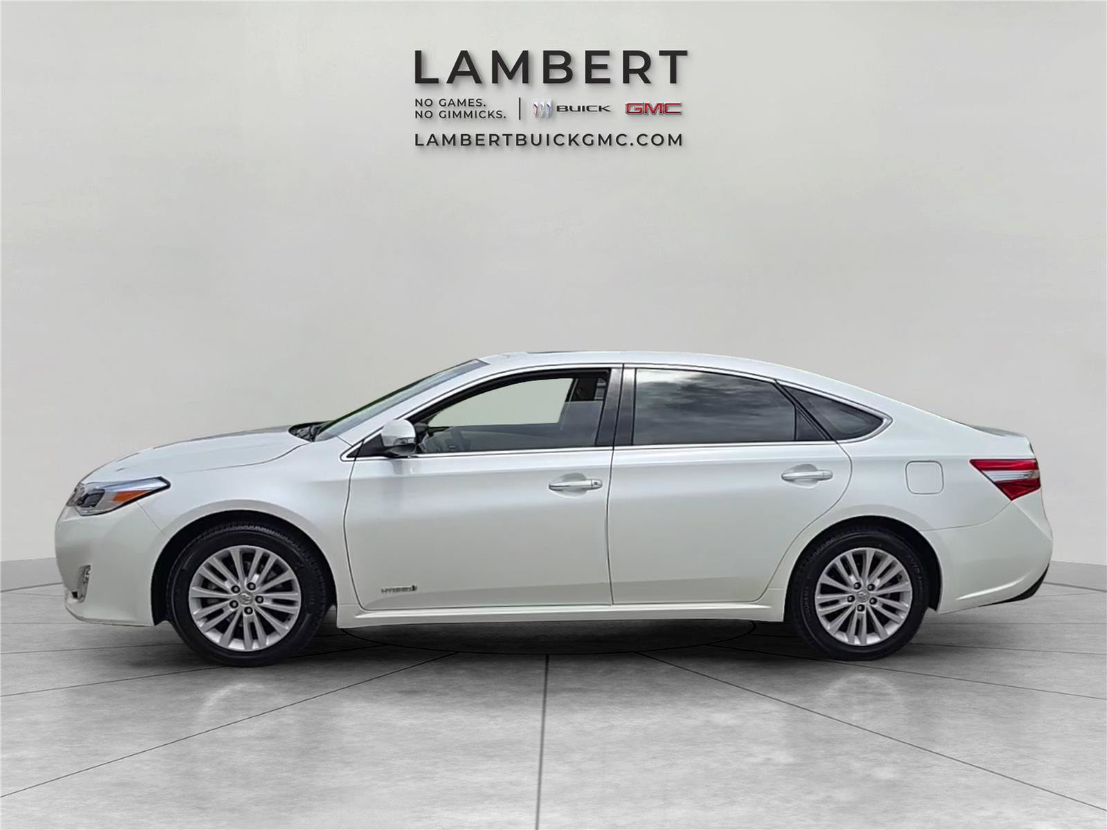 Used 2014 Toyota Avalon XLE Touring FWD image 2