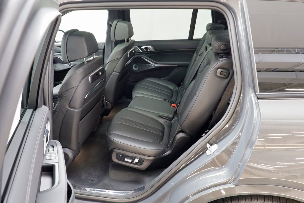 New 2026 BMW X7 M60i image 15