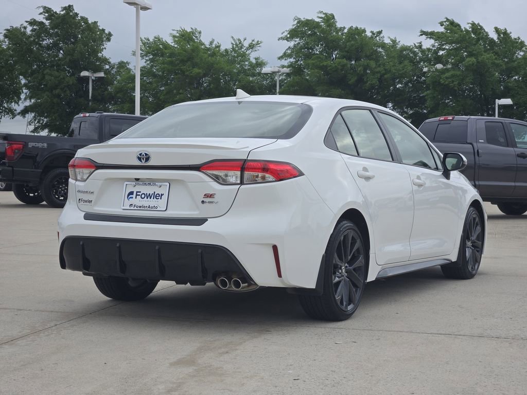 Used 2025 Toyota Corolla SE w/ SE Premium Package image 7