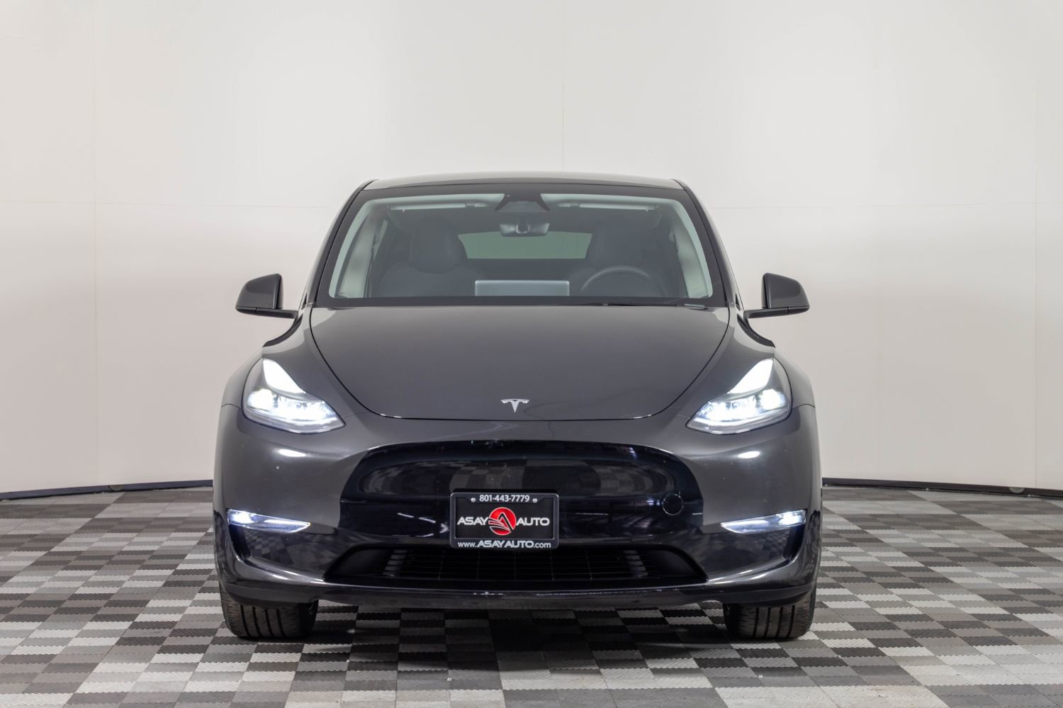 Used 2024 Tesla Model Y AWD image 12