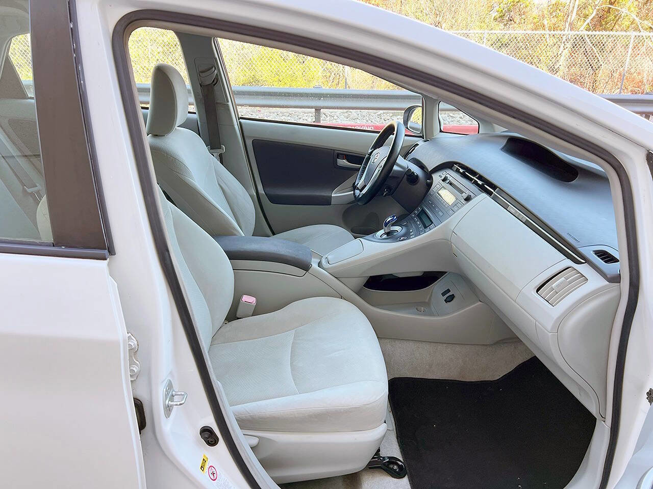 Used 2010 Toyota Prius Five image 45