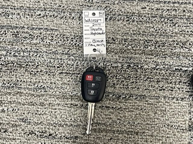 Used 2014 Toyota Highlander Plus AWD/4WD image 43