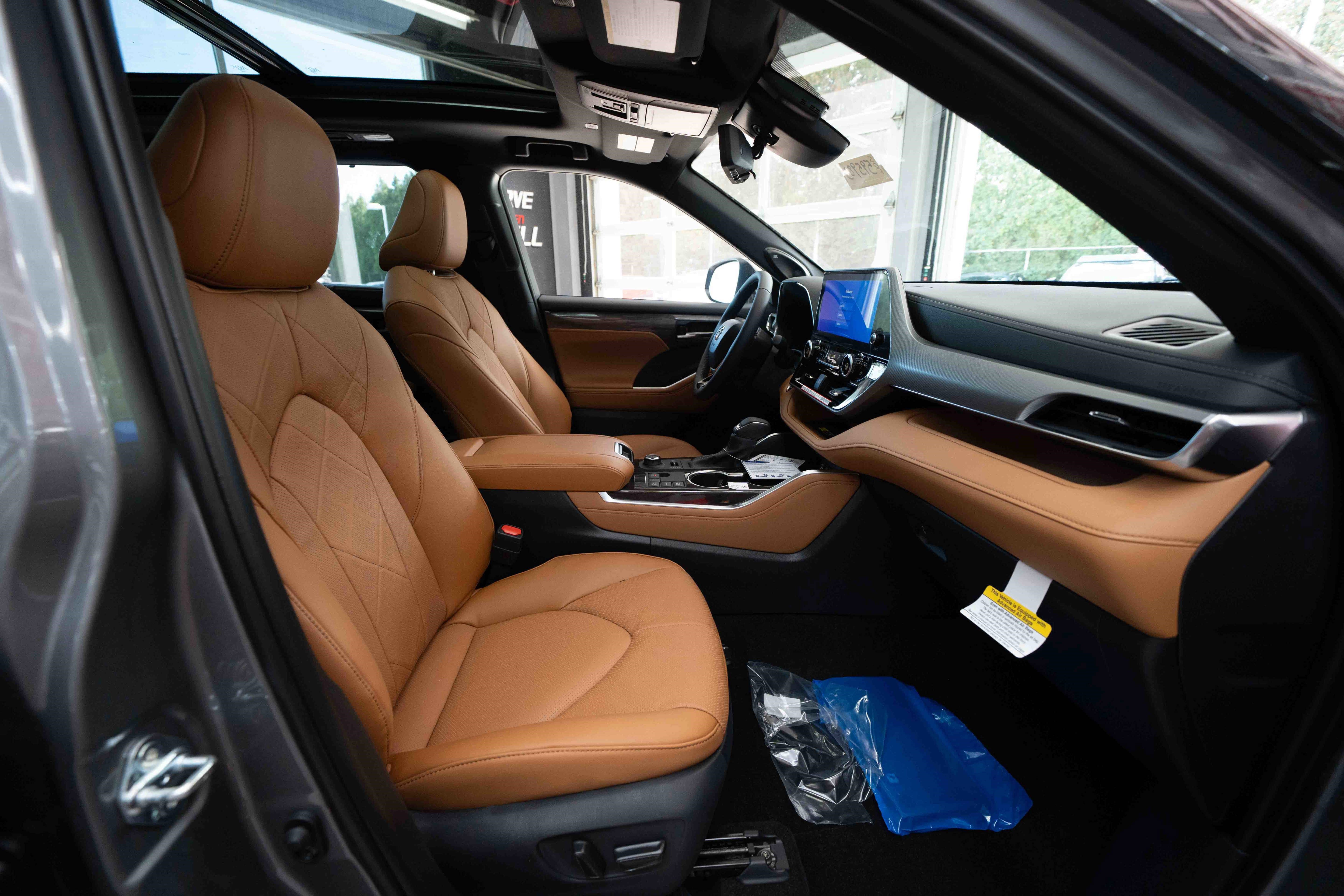 New 2026 Toyota Highlander Platinum image 27