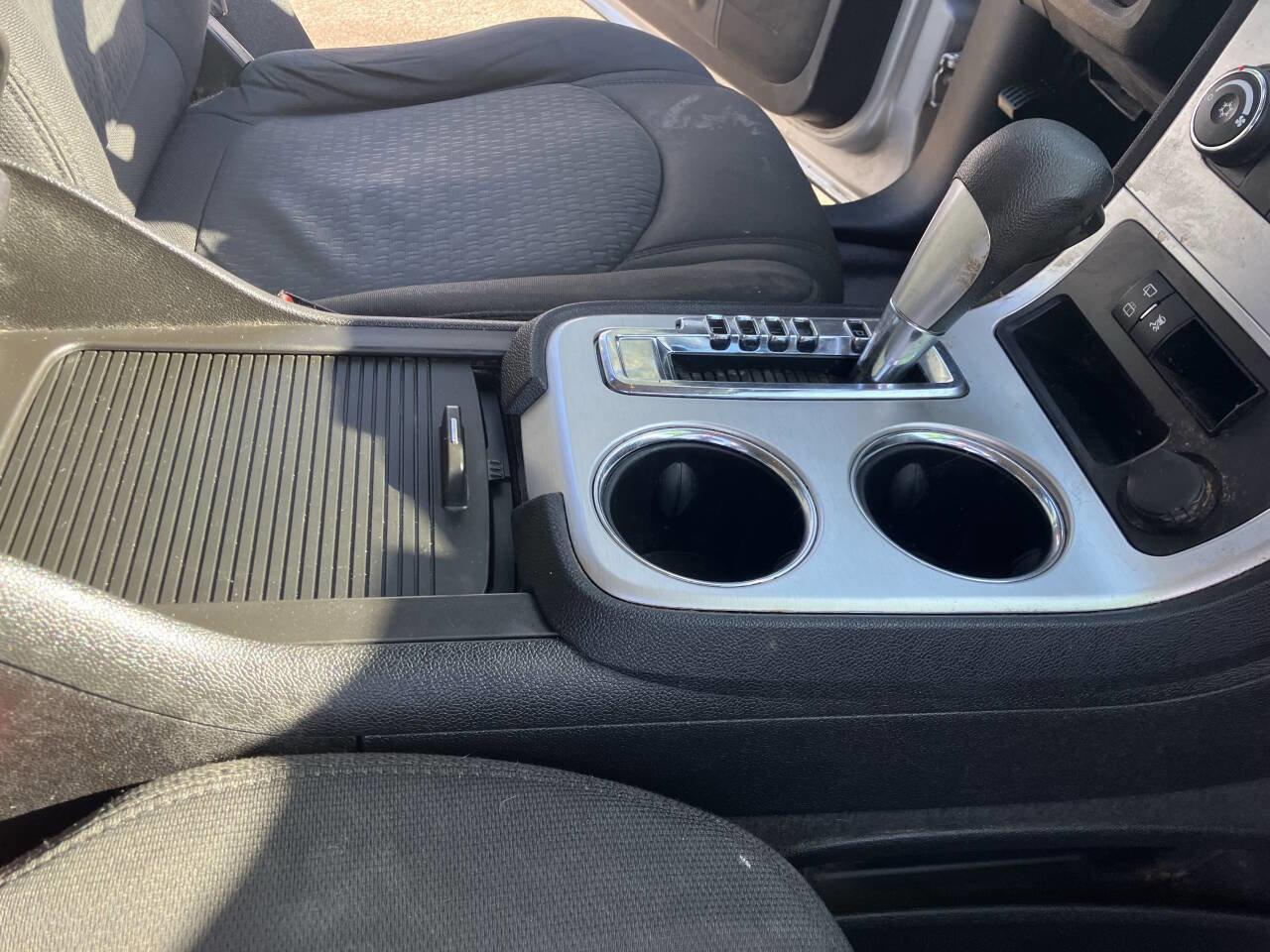 Used 2010 GMC Acadia SL image 33