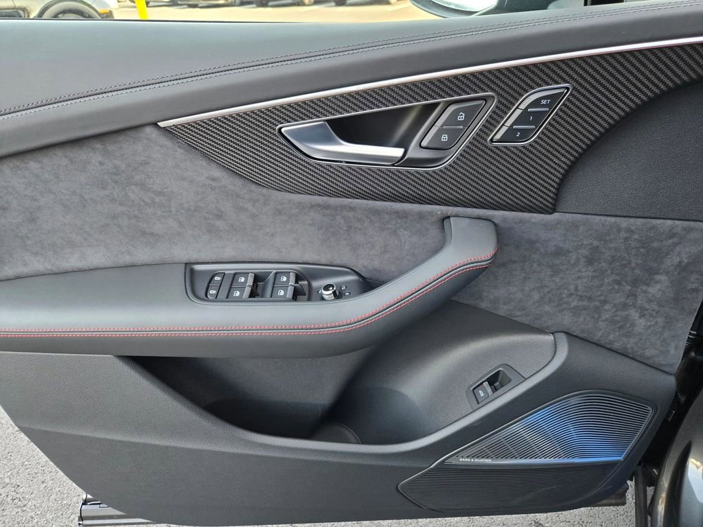 New 2026 Audi SQ7 Prestige image 17
