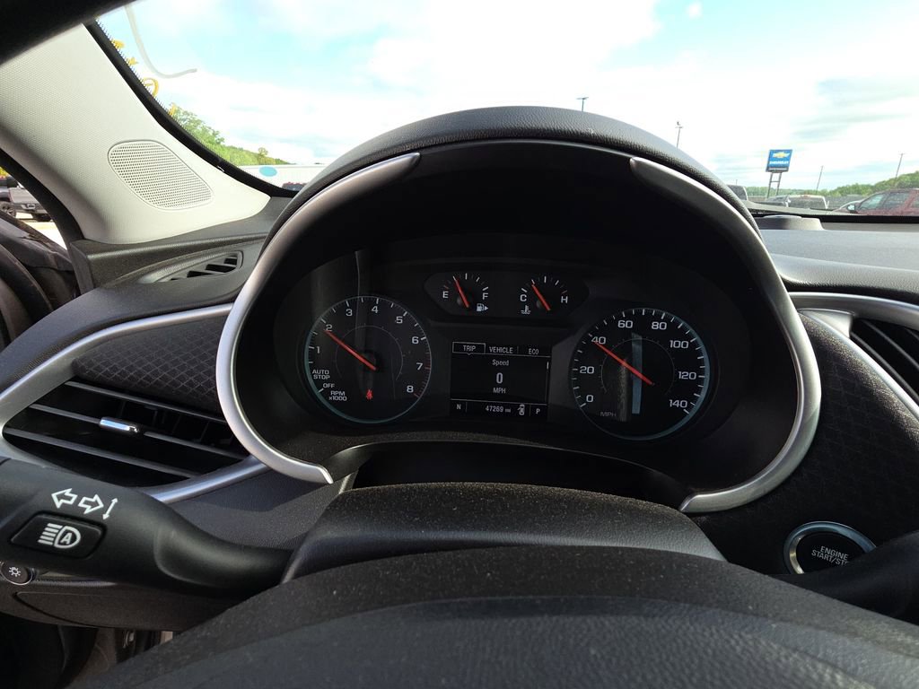 Used 2025 Chevrolet Malibu LT FWD image 9