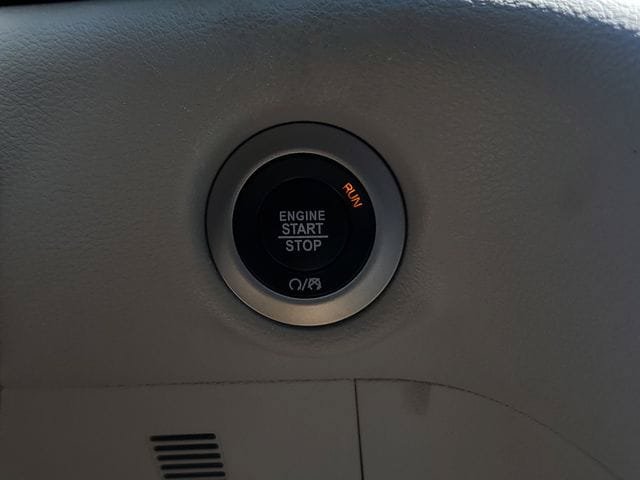 Certified 2023 Chrysler Pacifica Touring-L FWD image 32