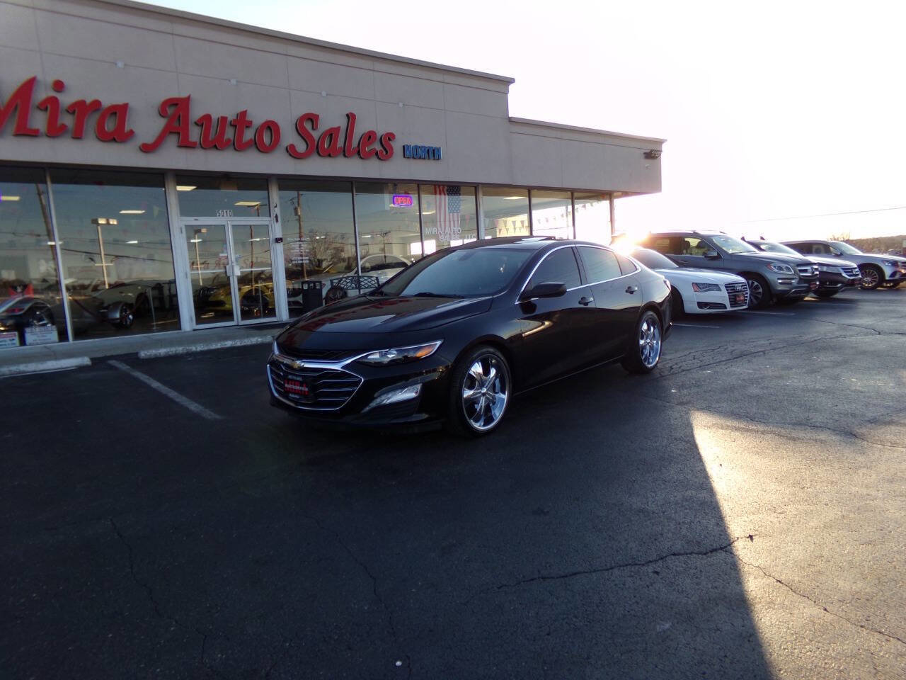 Used 2021 Chevrolet Malibu LT image 2