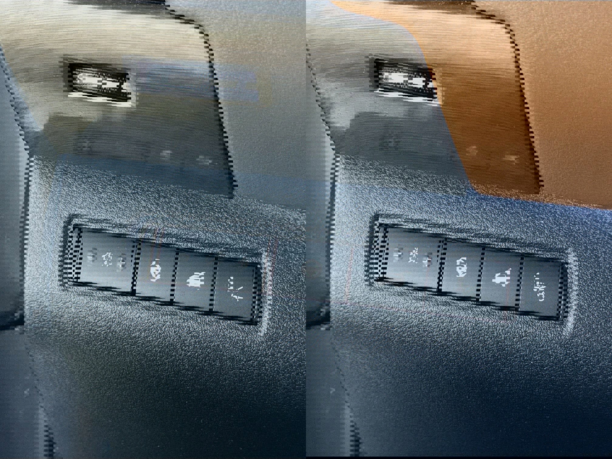 Used 2023 Nissan Pathfinder Platinum image 16