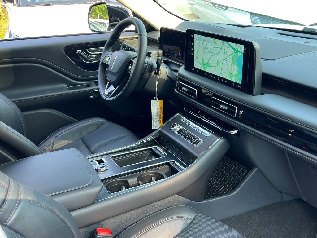 New 2025 Lincoln Aviator Reserve w/ Illumination Package image 9