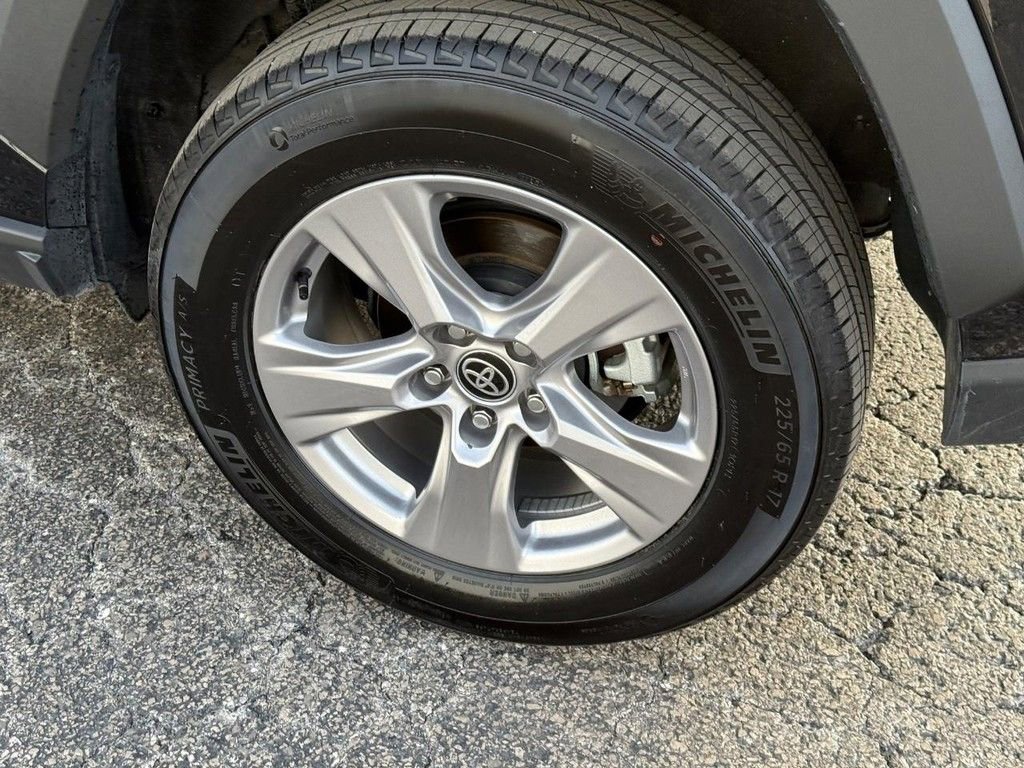 Used 2025 Toyota RAV4 XLE image 8