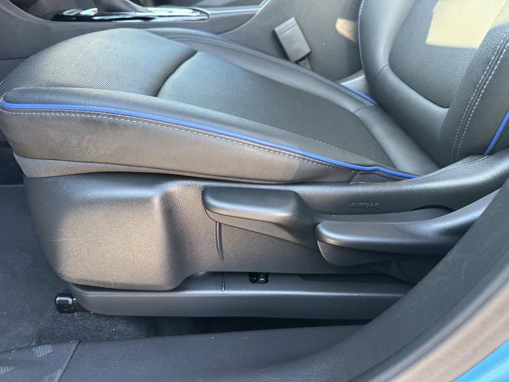 Certified 2025 Buick Encore GX Sport Touring image 18