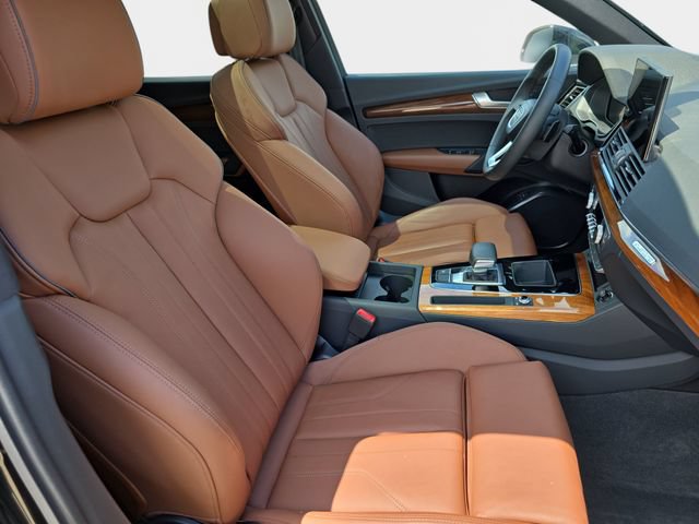 Used 2023 Audi Q5 e Premium w/ Convenience Package AWD/4WD image 12