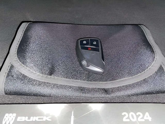 Used 2024 Buick Envision Preferred AWD/4WD image 88