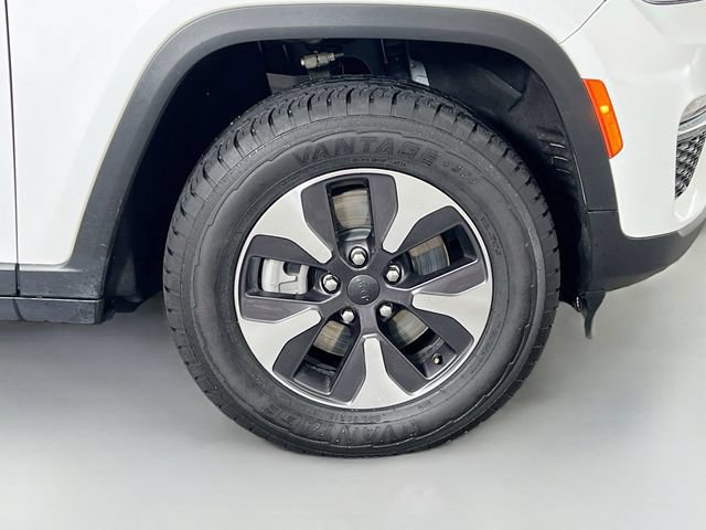 Used 2024 Jeep Grand Cherokee Limited 4xe AWD/4WD image 39