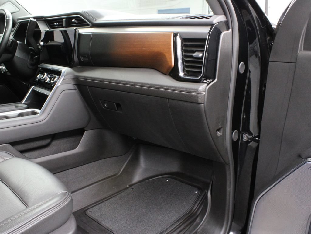 Used 2024 GMC Sierra 3500 Denali w/ Denali Reserve Package AWD/4WD image 42