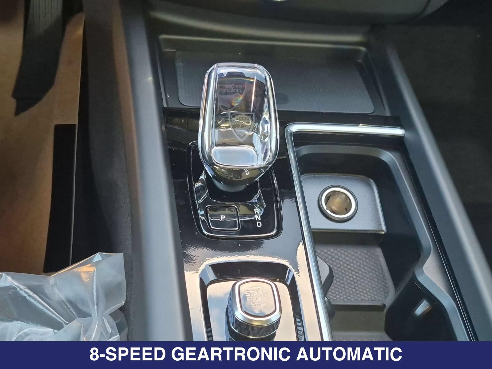 New 2027 Volvo XC60 B5 Core AWD/4WD image 13