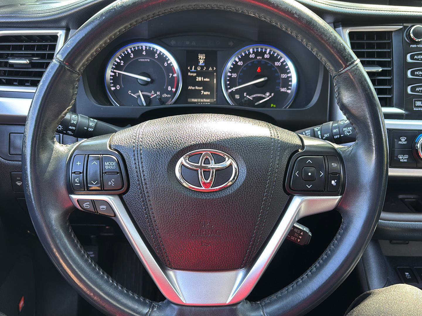 Used 2015 Toyota Highlander Limited AWD/4WD image 25
