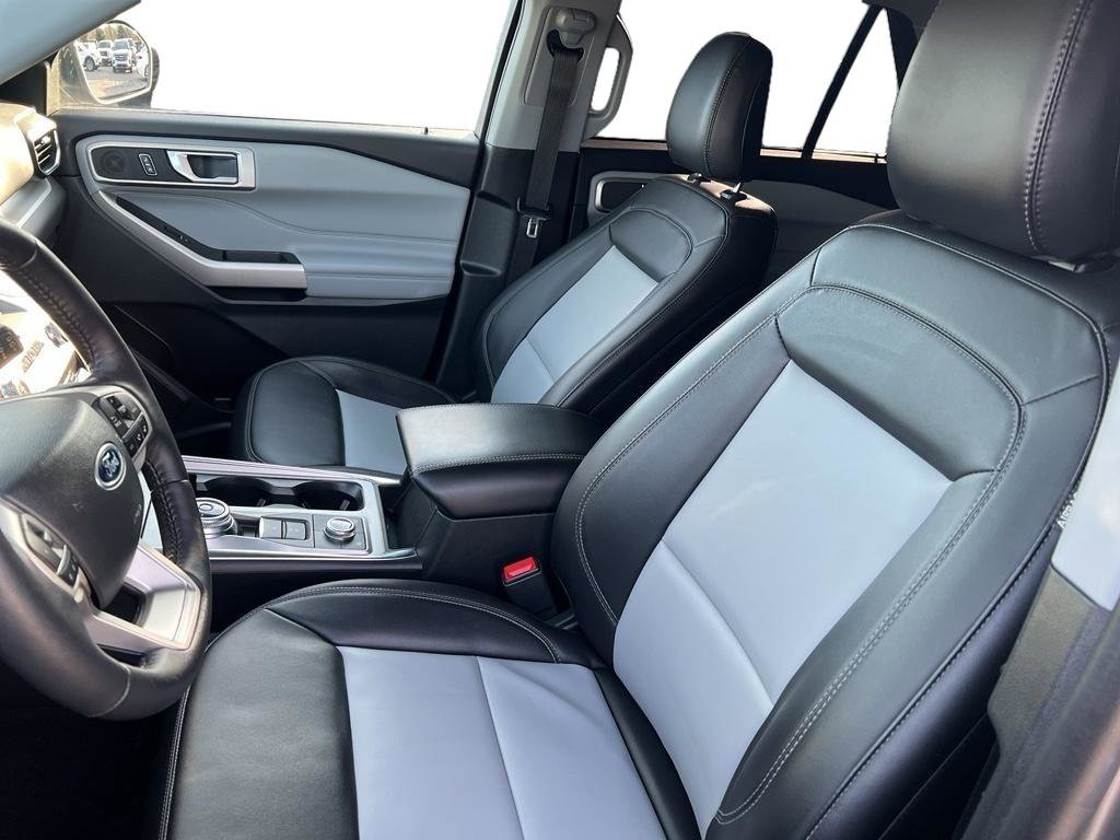 Used 2023 Ford Explorer XLT w/ Equipment Group 202A image 17