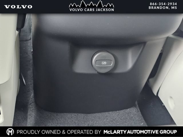 New 2026 Volvo XC90 B6 Ultra w/ Lounge Package AWD/4WD image 17