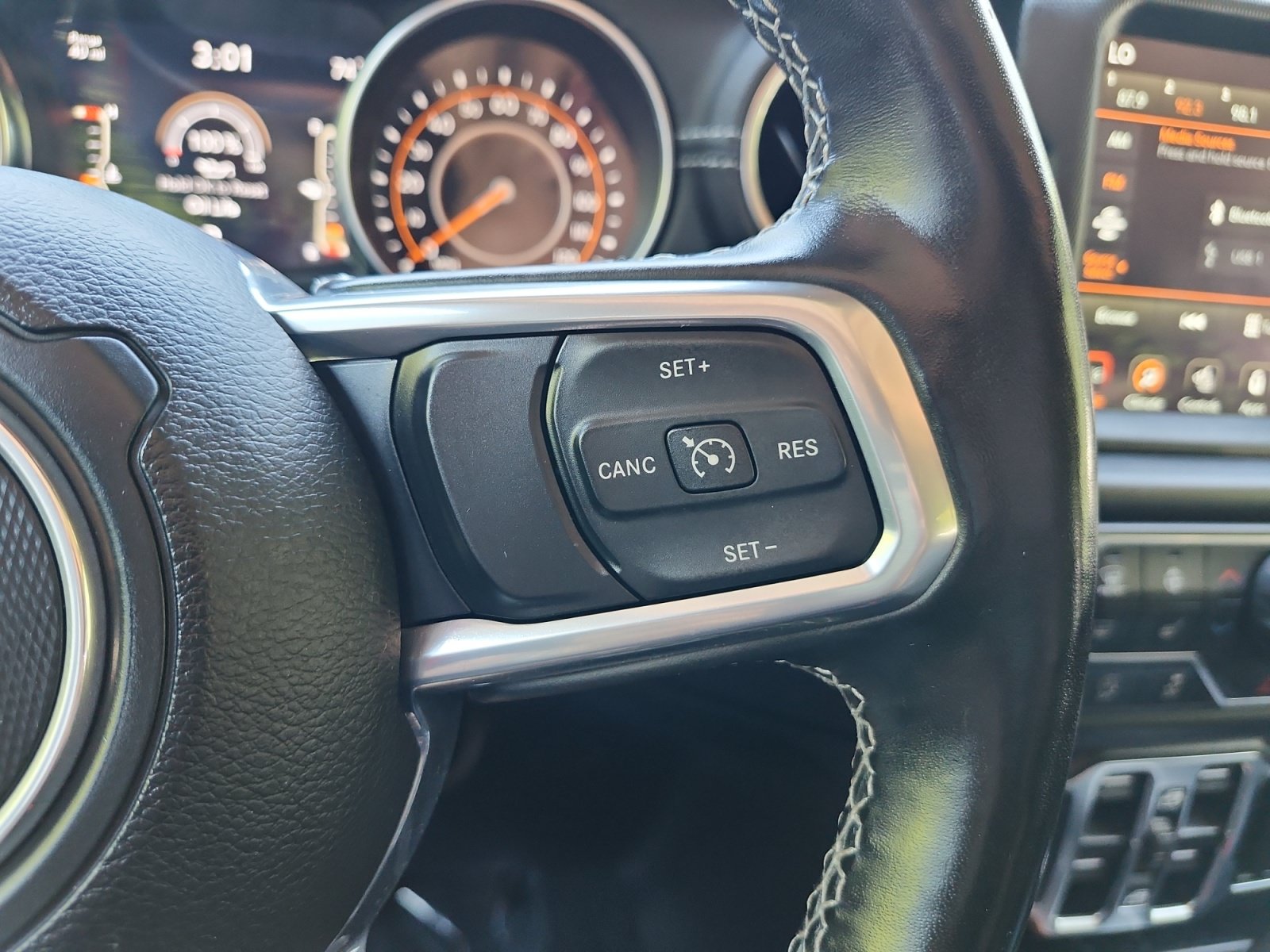 Used 2022 Jeep Wrangler Unlimited Sahara w/ Cold Weather Group AWD/4WD image 23