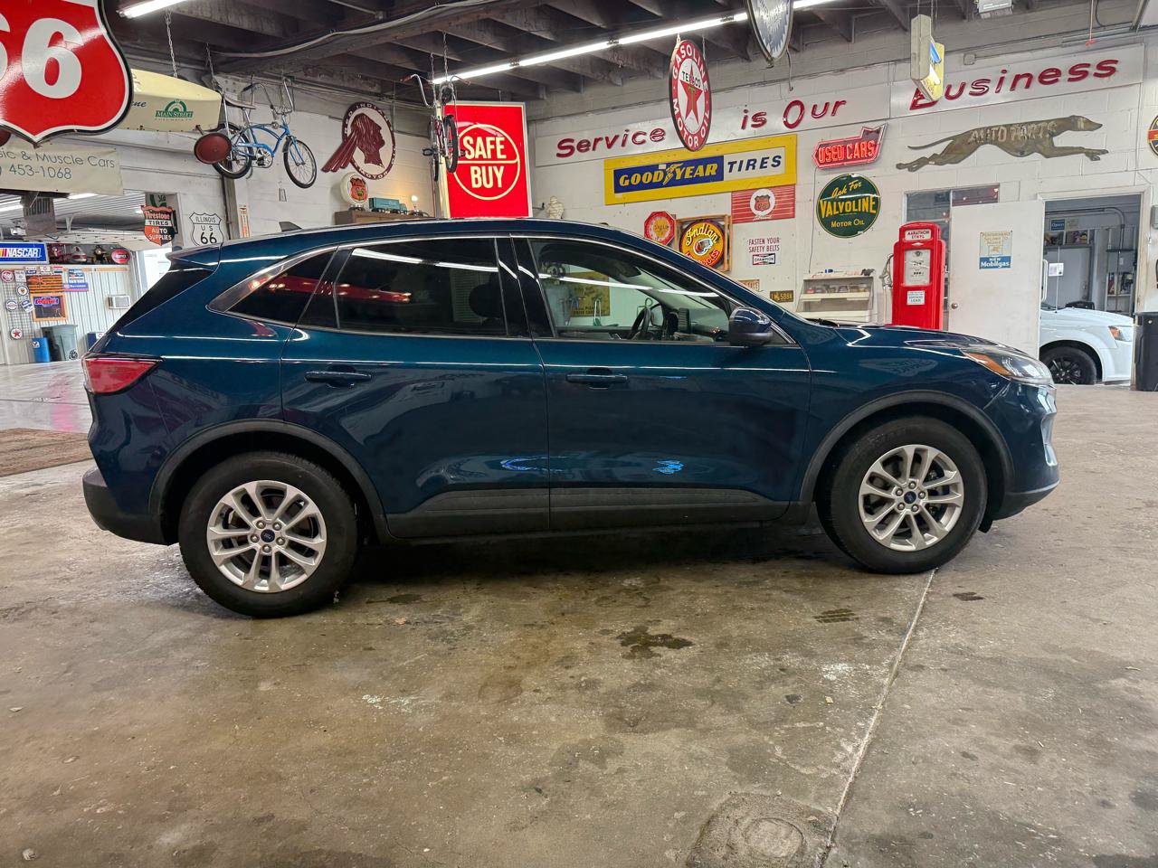 Used 2020 Ford Escape SE FWD image 6