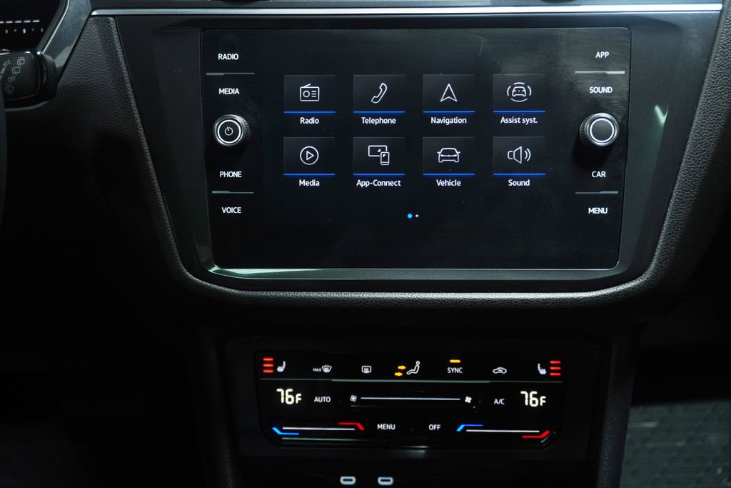 Certified 2023 Volkswagen Tiguan SE w/ Panoramic Sunroof Package image 18