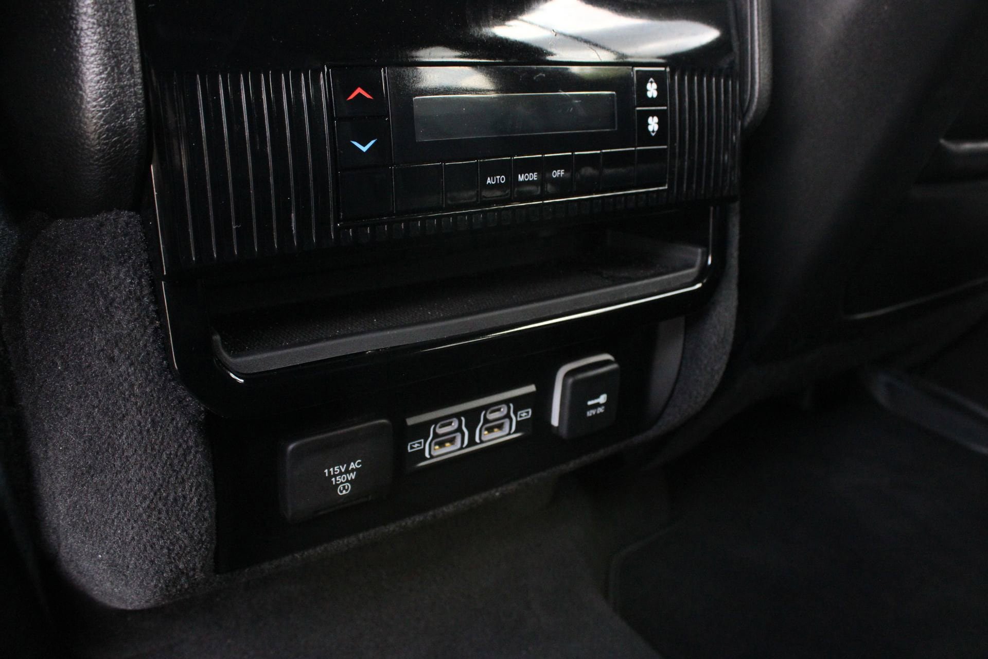 Used 2024 Jeep Wagoneer L Series II w/ Flexible Seating Group image 21