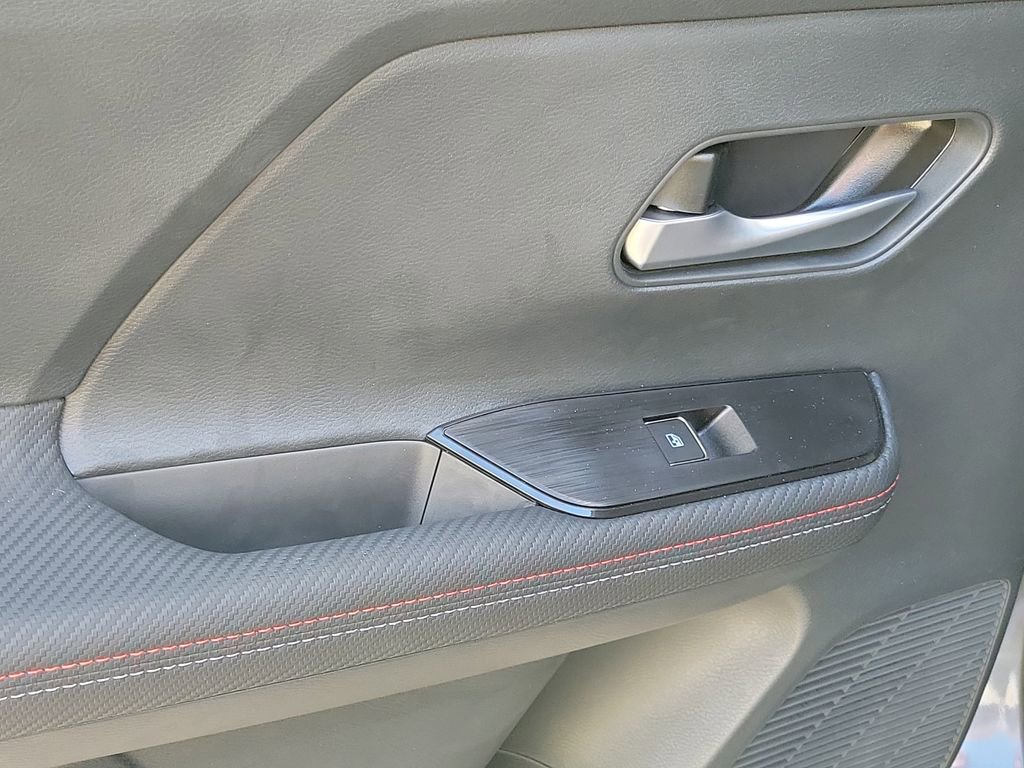 New 2025 Nissan Kicks SR image 14