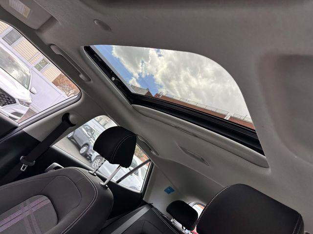 Certified 2023 Hyundai Venue SEL image 16