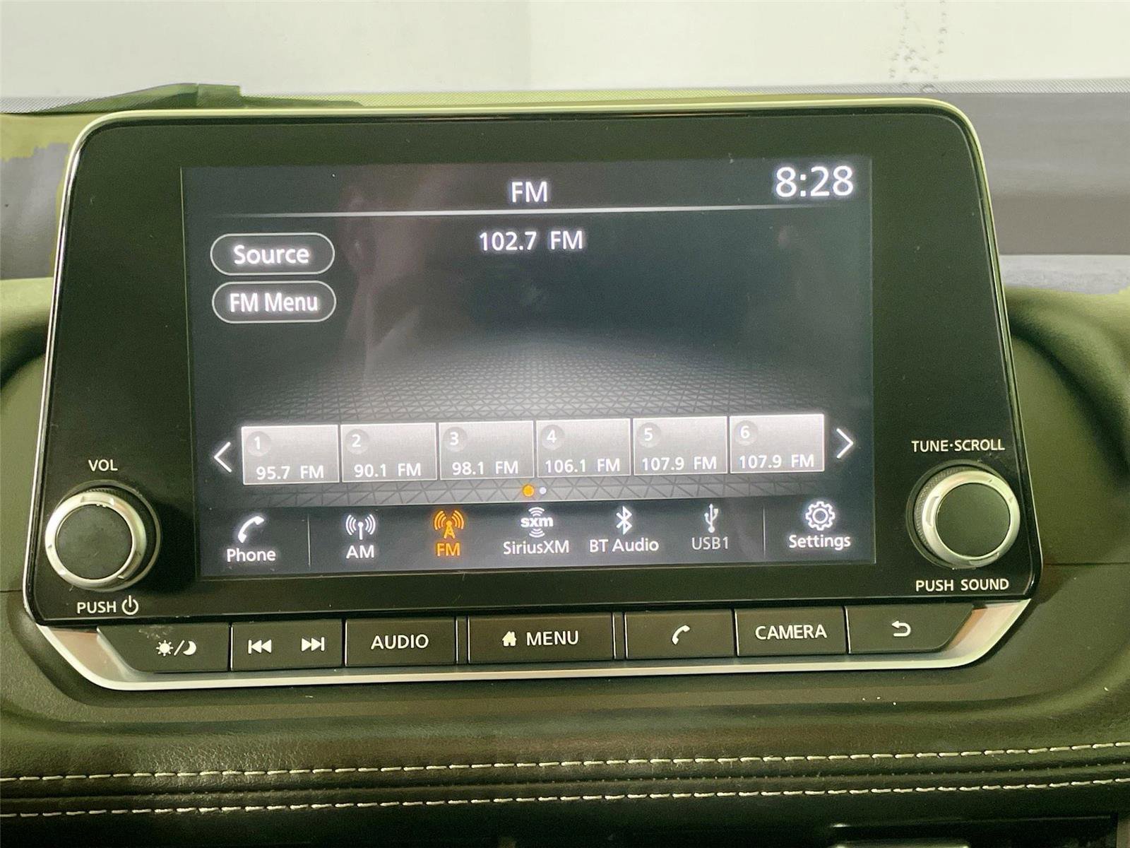 Used 2023 Nissan Rogue S AWD/4WD image 7