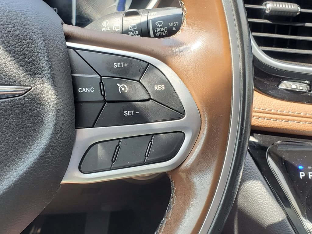 Used 2018 Chrysler Pacifica Limited FWD image 15