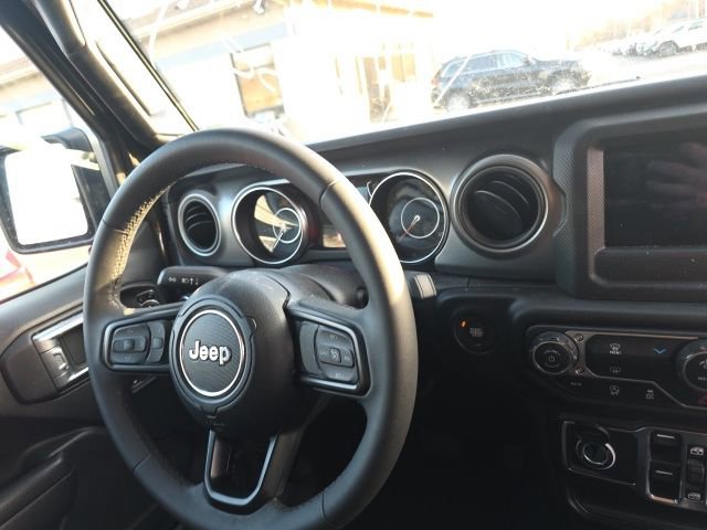 Used 2023 Jeep Wrangler Sport S image 8