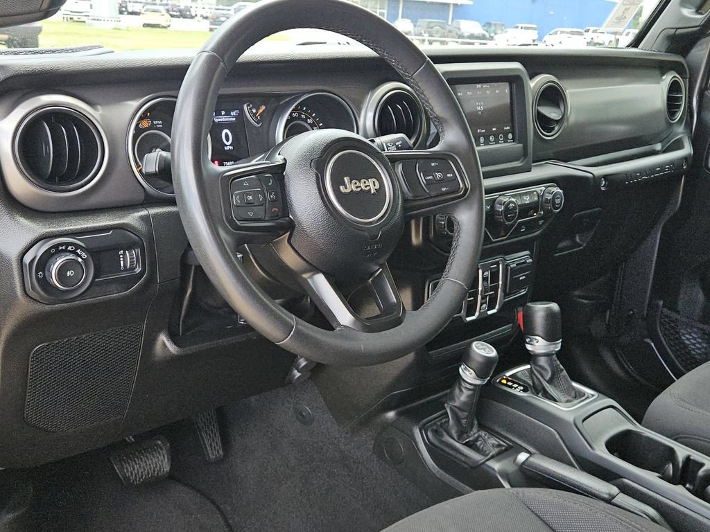 Used 2023 Jeep Wrangler Unlimited Sport AWD/4WD image 17