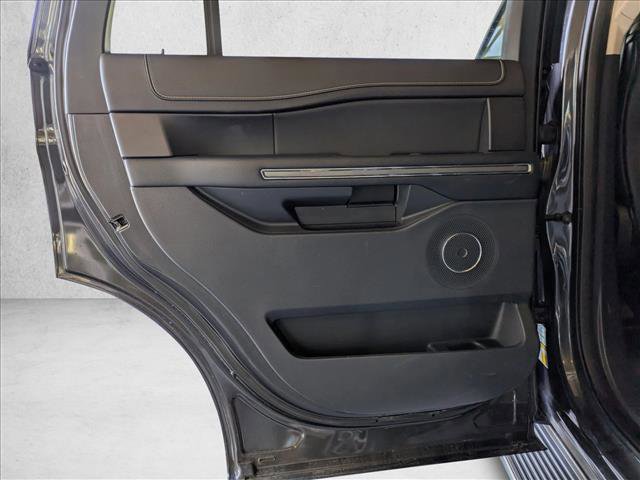 Used 2023 Ford Expedition XLT image 18