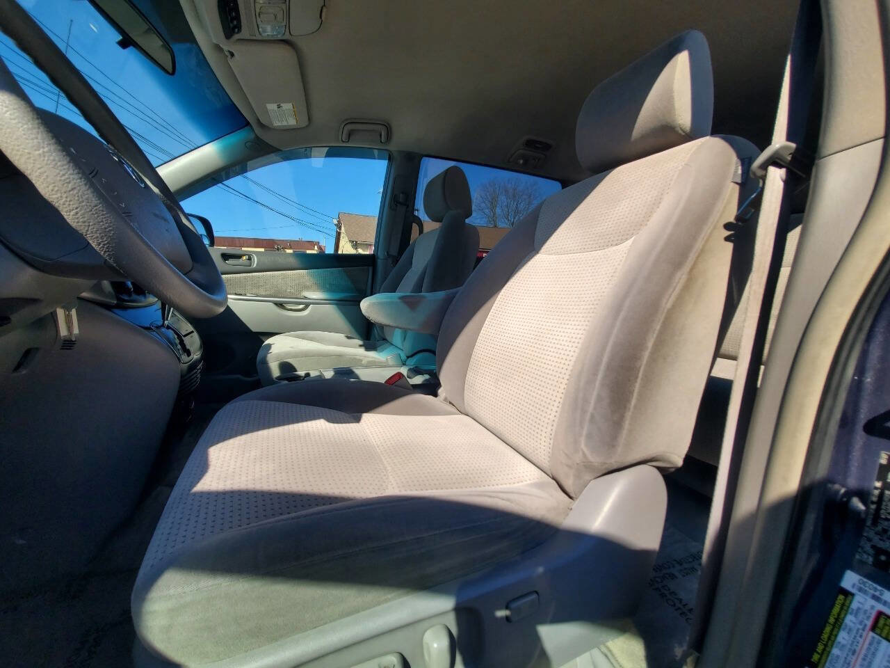 Used 2007 Toyota Sienna LE image 4