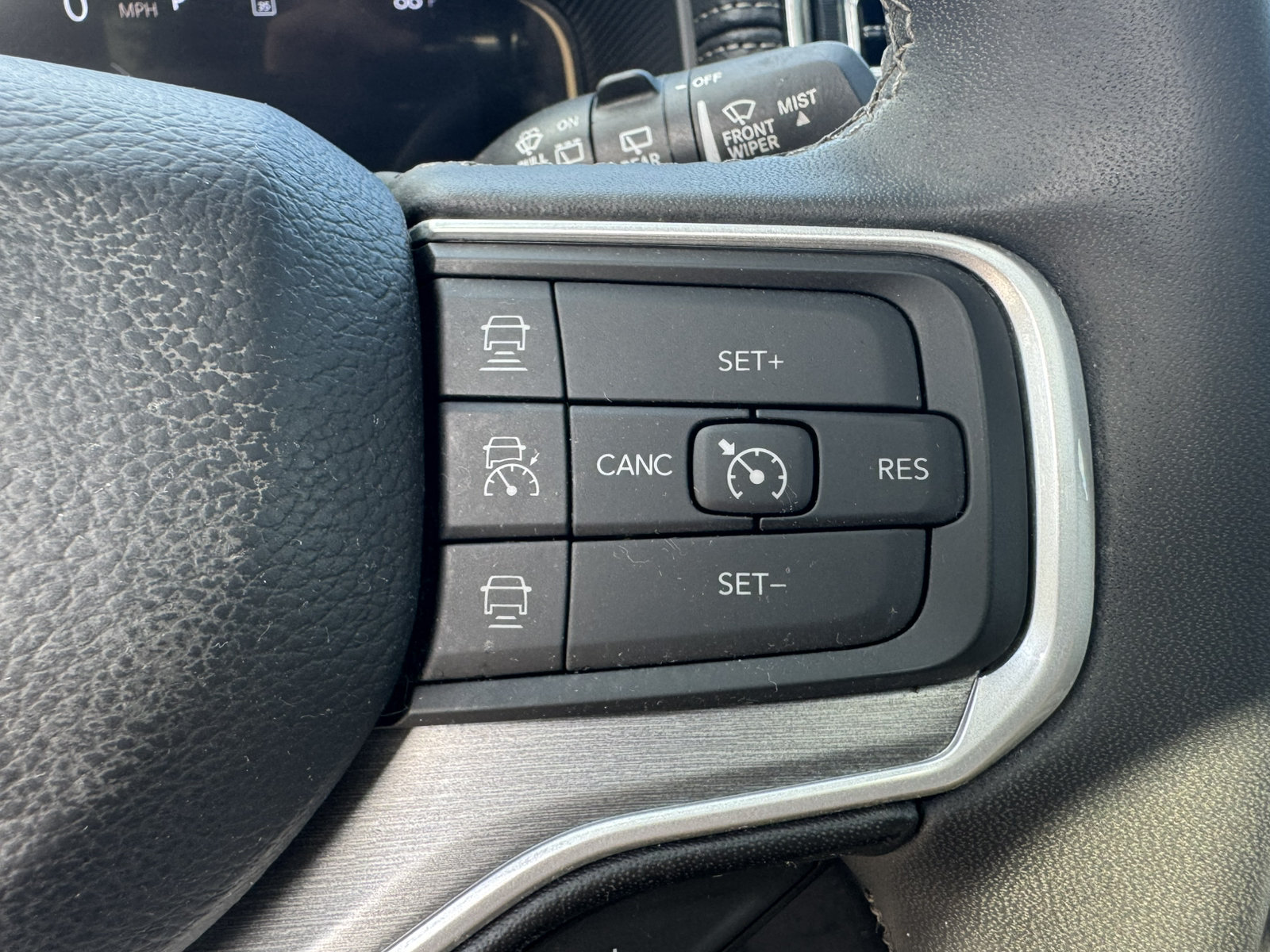 Used 2025 Jeep Wagoneer Series III w/ Premium Group I AWD/4WD image 37