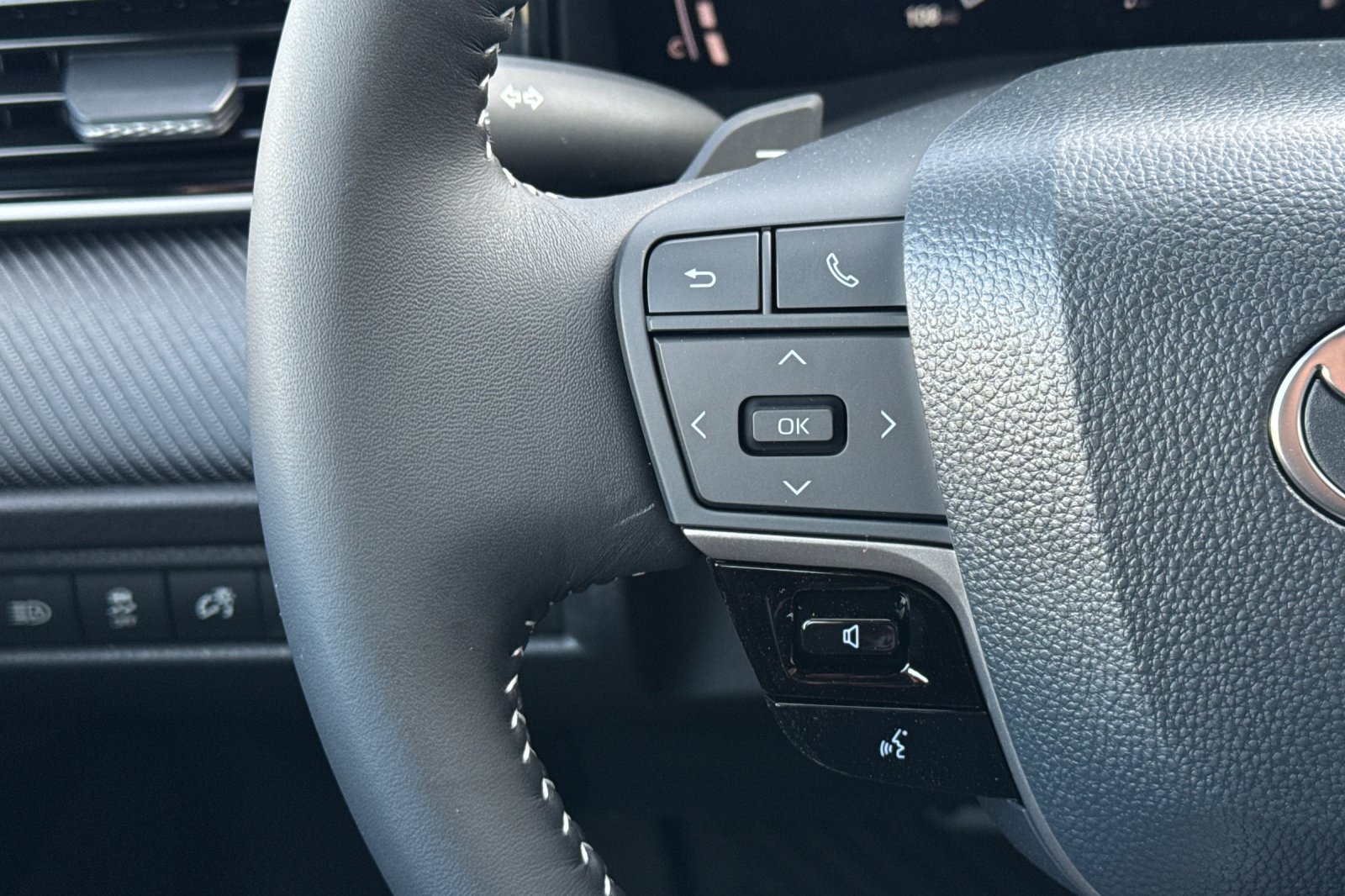 New 2026 Toyota Camry SE w/ Convenience Package FWD image 25