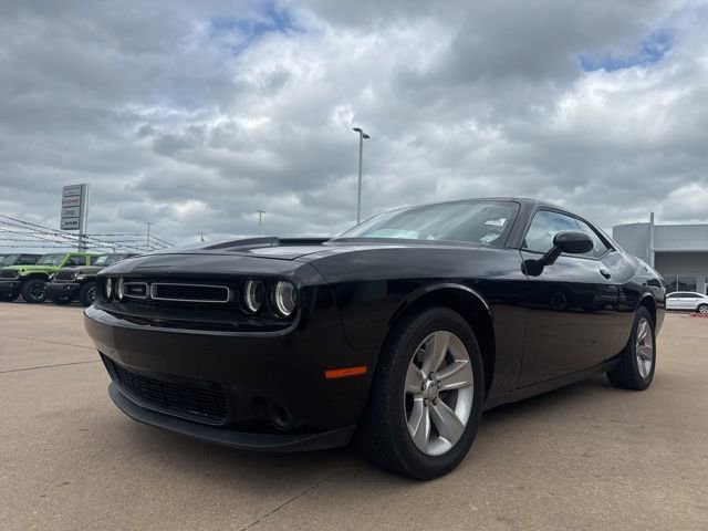 Used 2023 Dodge Challenger SXT RWD image 15