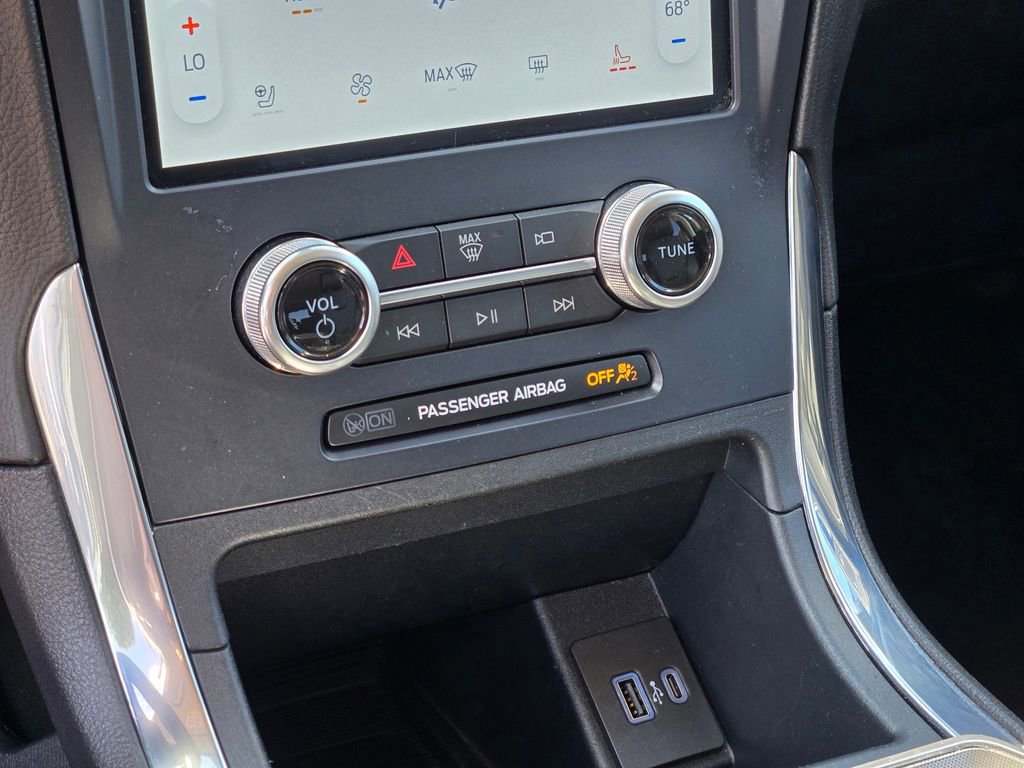 Used 2022 Ford Edge Titanium image 36