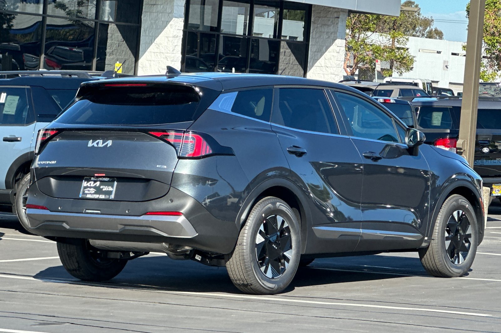 New 2027 Kia Sportage LX FWD image 4