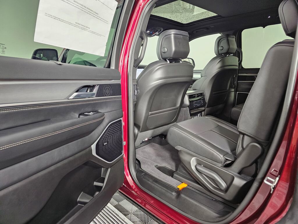 New 2026 Jeep Grand Wagoneer Limited AWD/4WD image 34
