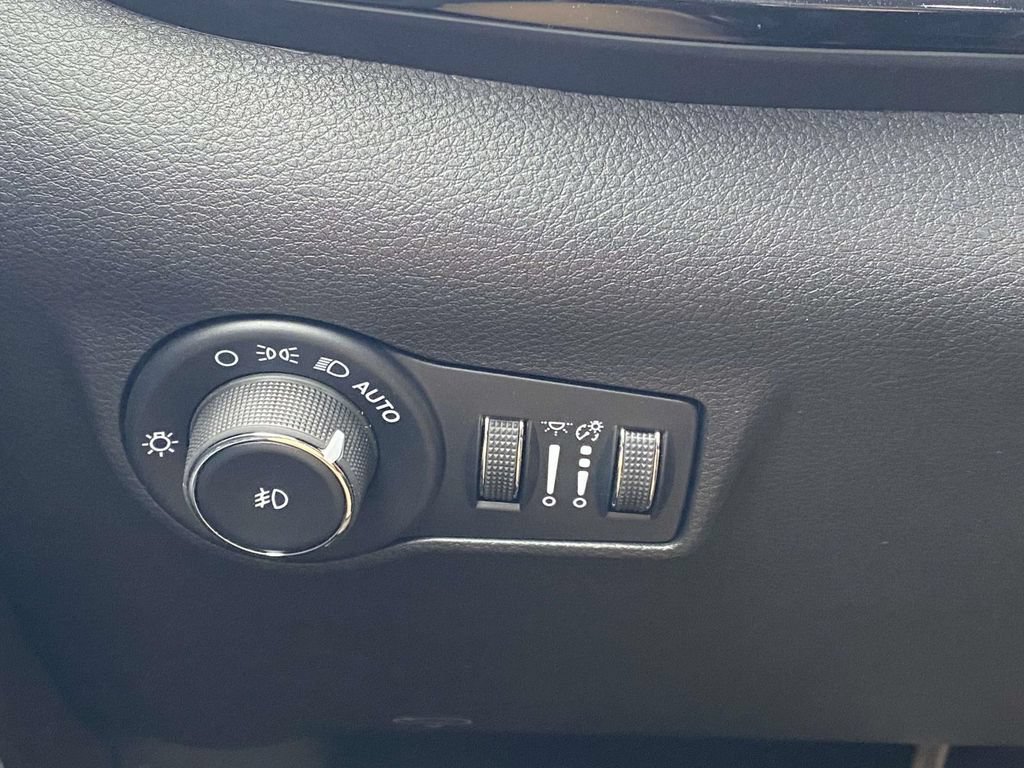 New 2026 Jeep Compass Latitude AWD/4WD image 57